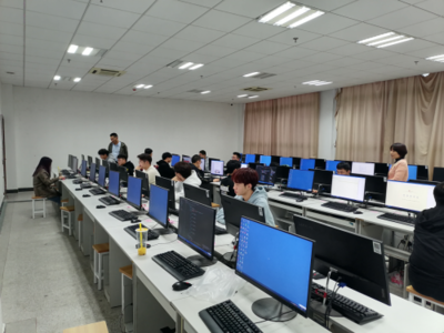 技藝爭(zhēng)鋒，代碼生輝——我校第六屆學(xué)生技能競(jìng)賽之Web前端設(shè)計(jì)賽項(xiàng)圓滿落幕